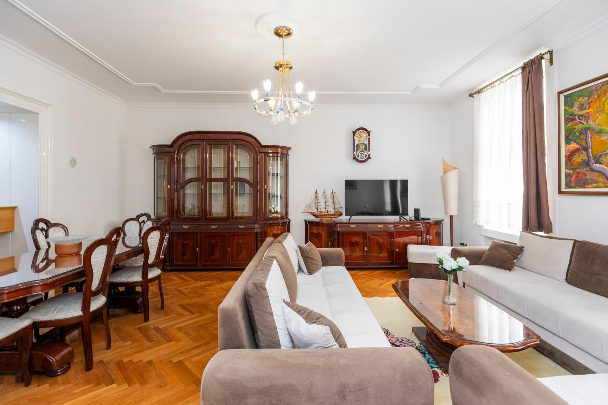 Royal Meeting Point Family & Group Friendly Up To 8 Appartement Sarajevo