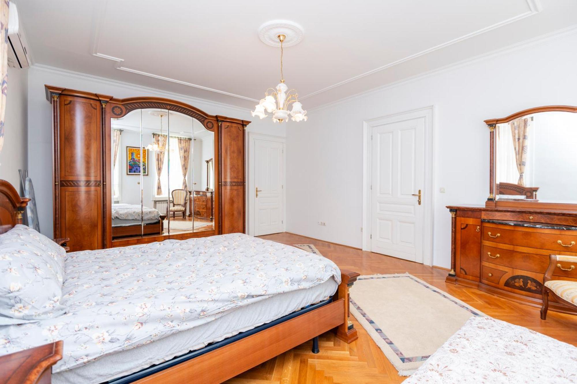 Royal Meeting Point Family & Group Friendly Up To 8 Daire *